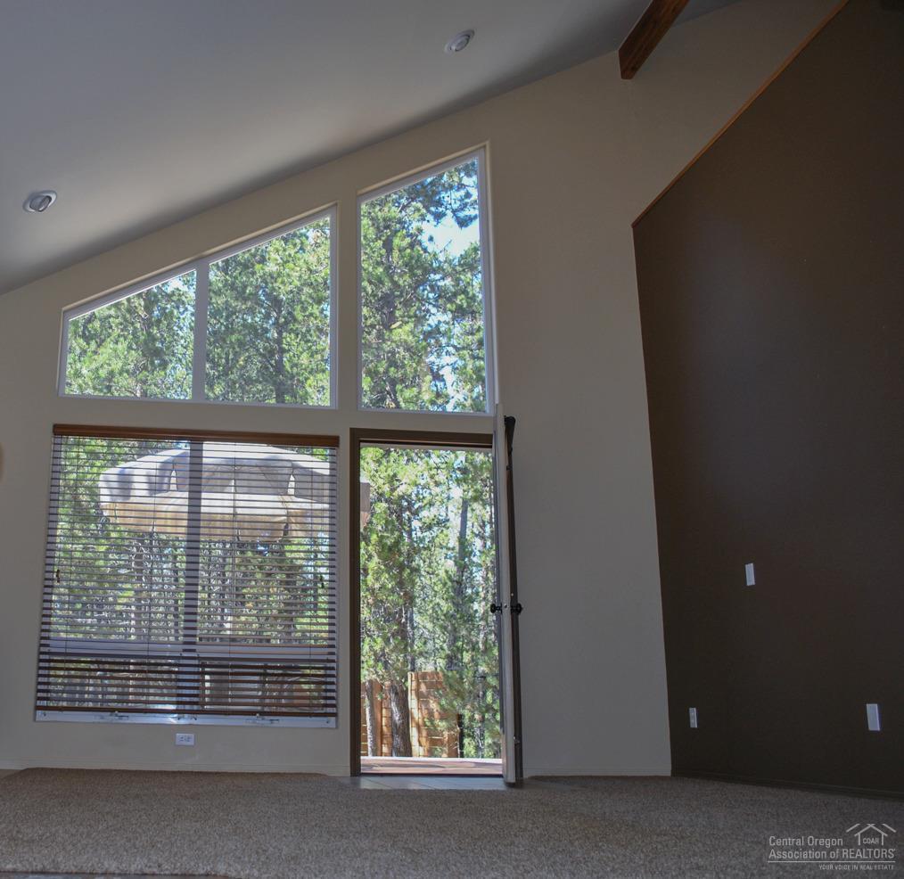 17200 Covina Road Bend, OR 97707 - Photo 6 of 25 Gallery Image 6