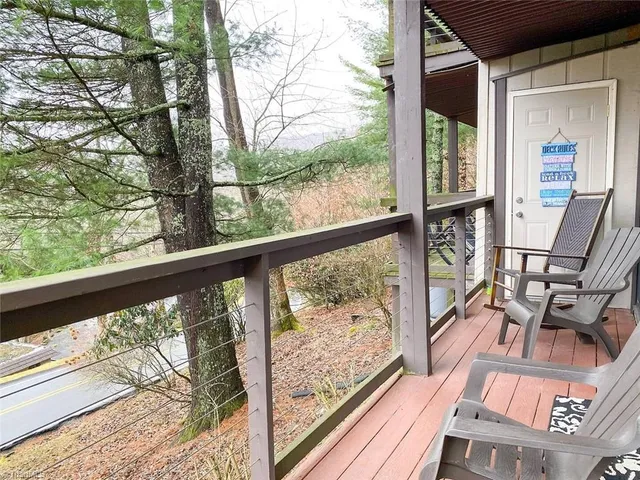 $179,999 | 103 Mid Holiday Lane, Beech Mountain, NC 28604