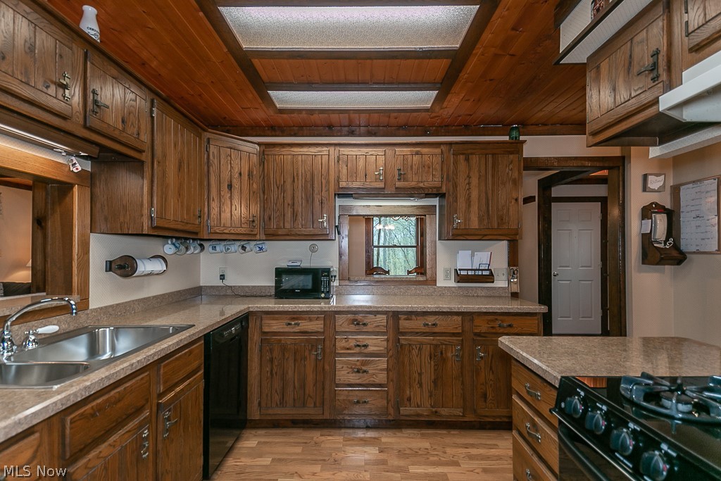 7784 Fairidge Road Willoughby, OH 44094 - Photo 10 of 29 Gallery Image 10