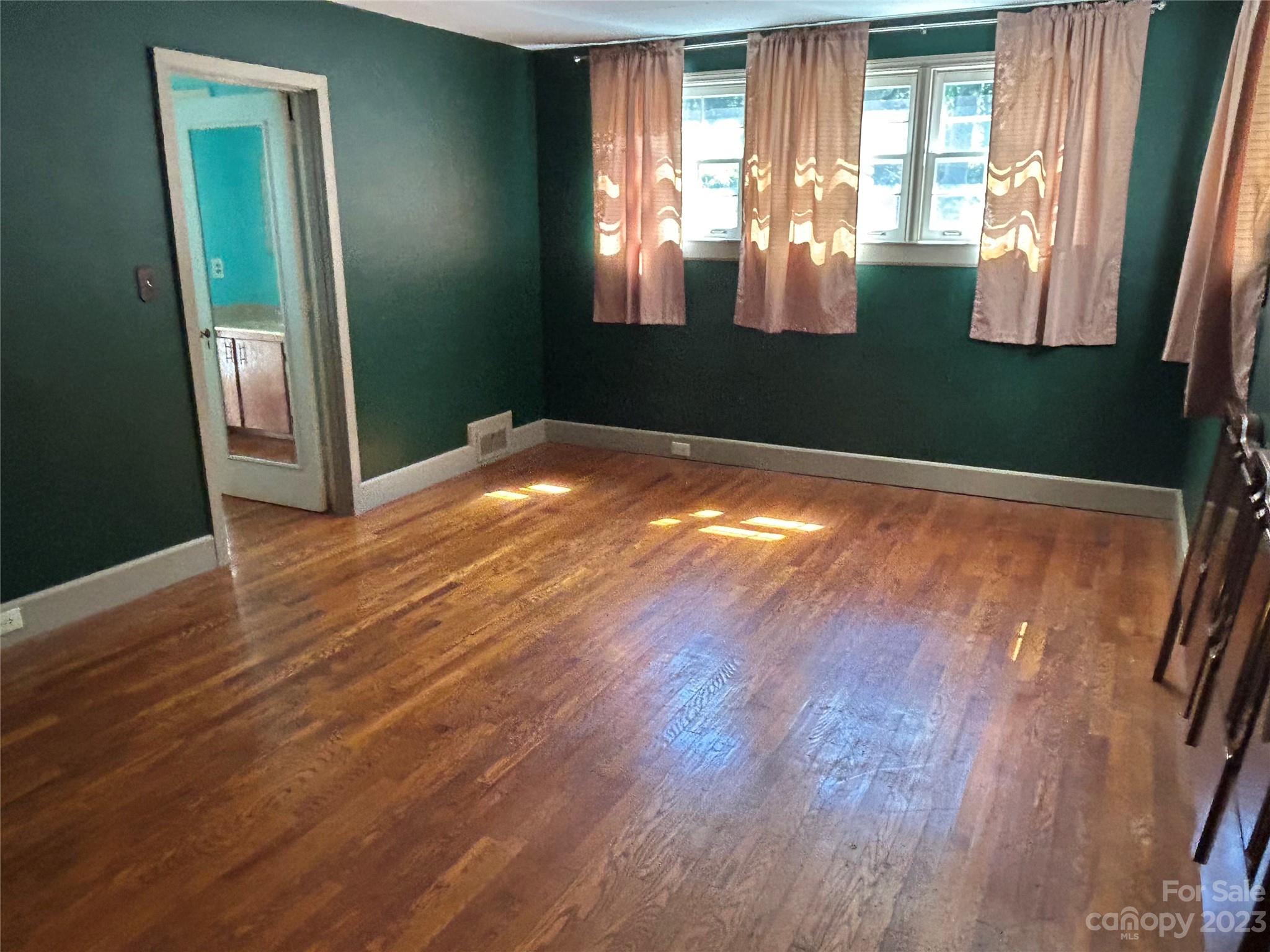 313 Vanderbilt Road Asheville, NC 28803 - Photo 18 of 20 Gallery Image 18