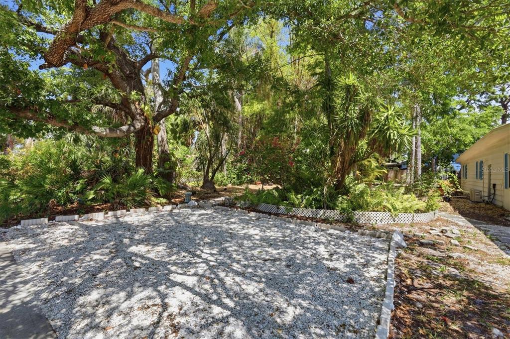 2551 Wilkinson Road Sarasota, FL 34231 - Photo 5 of 56