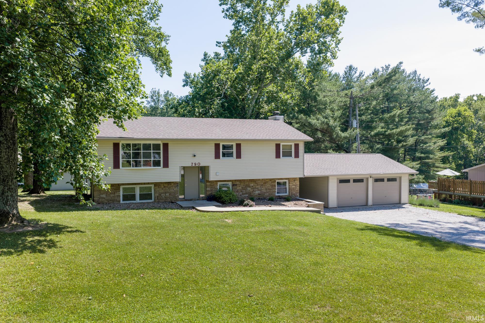 790 East Dillman Road Bloomington, IN 47401 - Photo 3 of 48