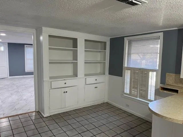 $1,300 | 409 North College Drive, Keene, TX 76059