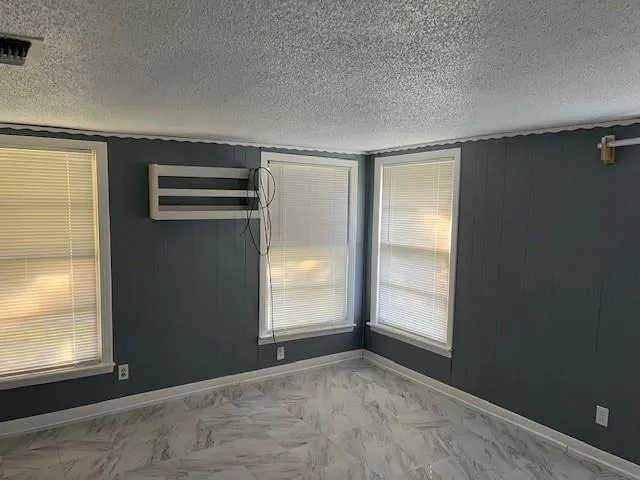 $1,300 | 409 North College Drive, Keene, TX 76059