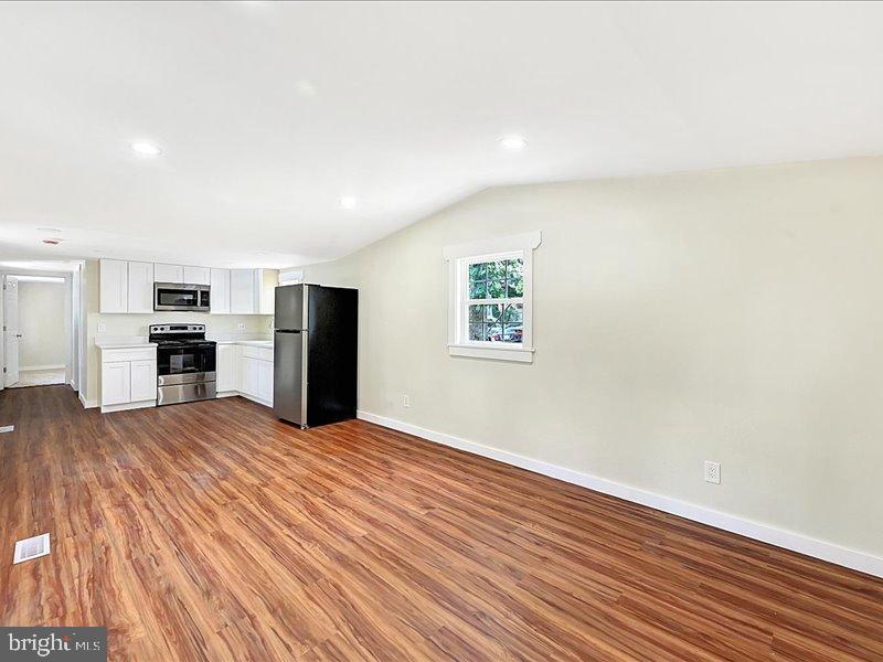215 Freysville Road York, PA 17406 - Photo 3 of 17 Bright, open kitchen with modern appliances.