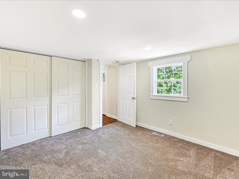 215 Freysville Road York, PA 17406 - Photo 9 of 17 Spacious main bedroom
