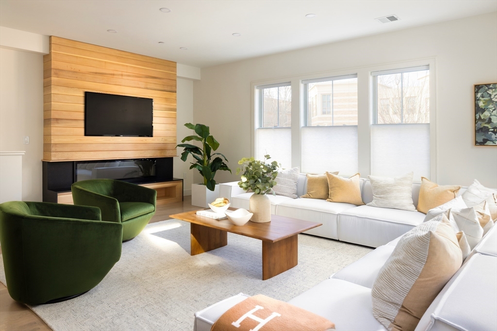 63-65 Green Street, Unit 1 Brookline, MA 02446 - Photo 5 of 17