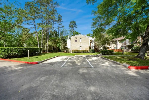 $139,000 | 3500 Tangle Brush Drive, Unit 8, Spring, TX 77381