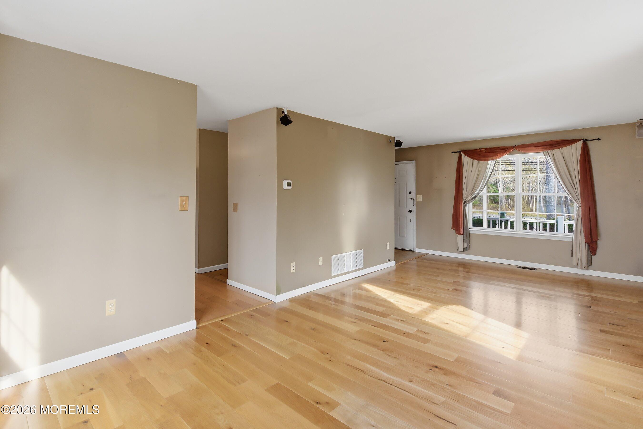 215 Bennetts Mills Road Jackson, NJ 08527 - Photo 4 of 31 09-Living 1B