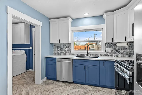 $410,000 | 208 Harrison Street, Sumas, WA 98295