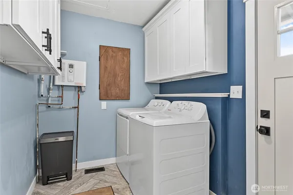 $410,000 | 208 Harrison Street, Sumas, WA 98295
