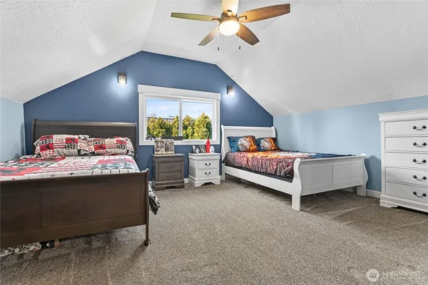 $410,000 | 208 Harrison Street, Sumas, WA 98295
