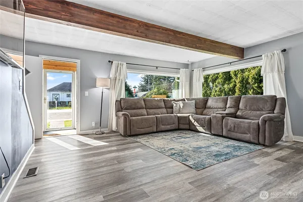 $410,000 | 208 Harrison Street, Sumas, WA 98295