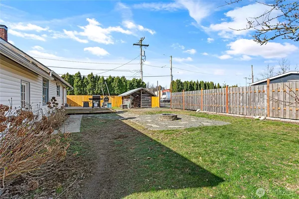 $410,000 | 208 Harrison Street, Sumas, WA 98295