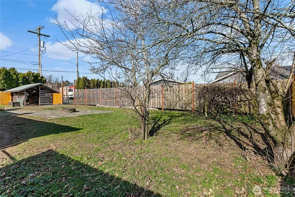 $410,000 | 208 Harrison Street, Sumas, WA 98295