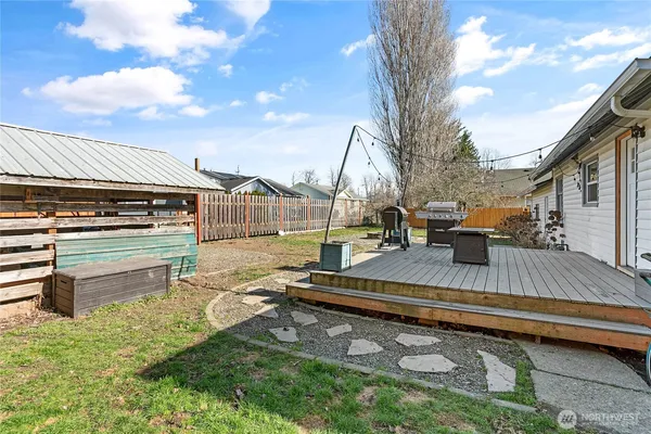 $410,000 | 208 Harrison Street, Sumas, WA 98295