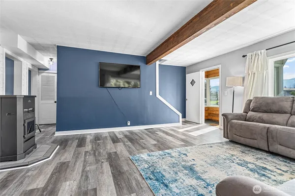 $410,000 | 208 Harrison Street, Sumas, WA 98295