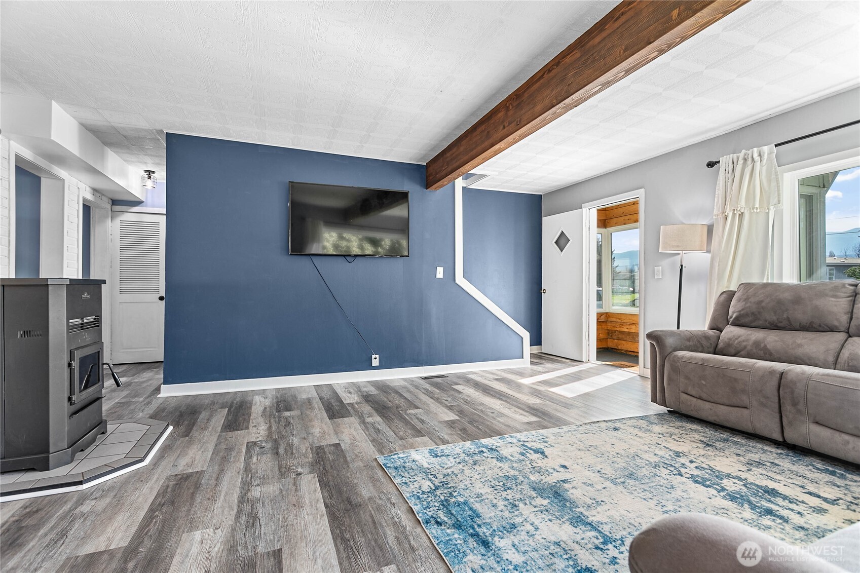 208 Harrison Street Sumas, WA 98295 - Photo 4 of 38