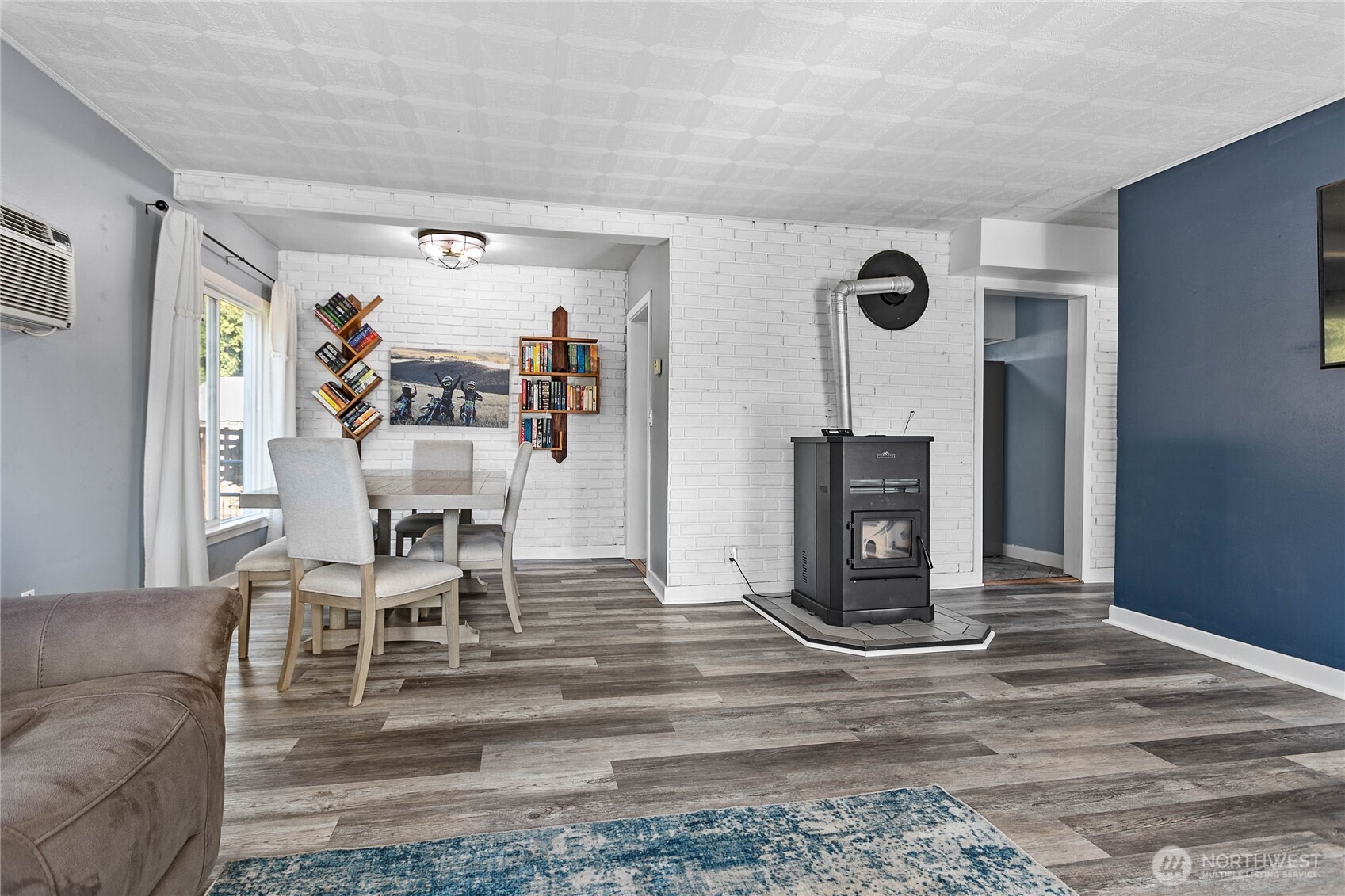 208 Harrison Street Sumas, WA 98295 - Photo 5 of 38