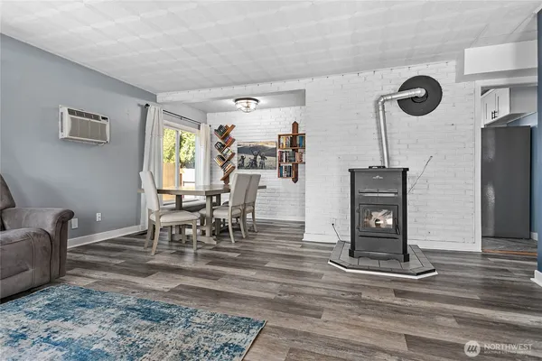 $410,000 | 208 Harrison Street, Sumas, WA 98295