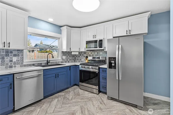 $410,000 | 208 Harrison Street, Sumas, WA 98295