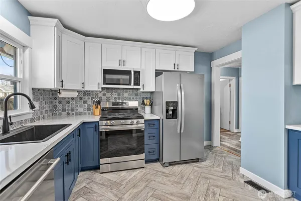 $410,000 | 208 Harrison Street, Sumas, WA 98295