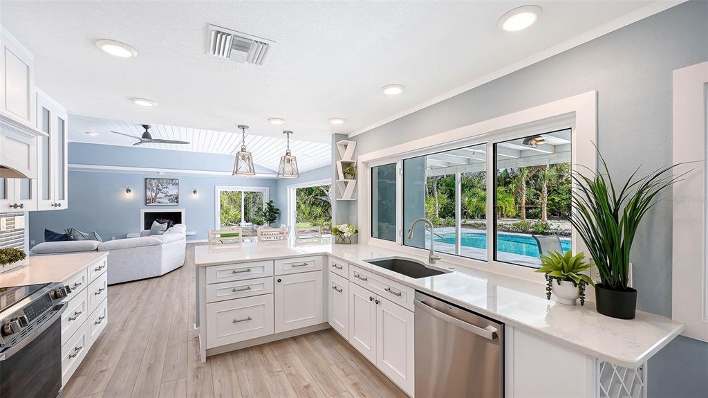 7221 Plovers Way Sarasota, FL 34242 - Photo 17 of 100