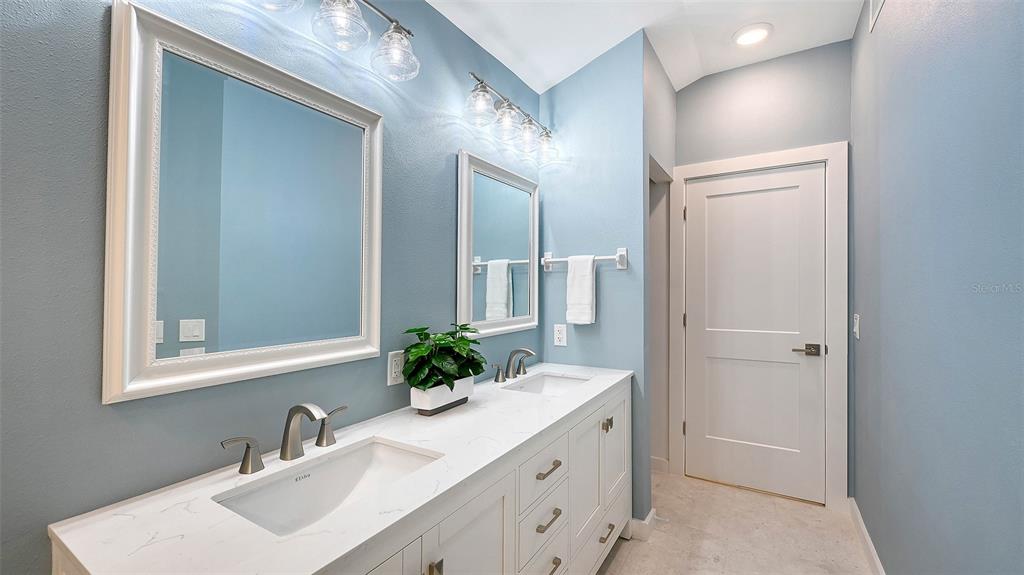 7221 Plovers Way Sarasota, FL 34242 - Photo 32 of 100