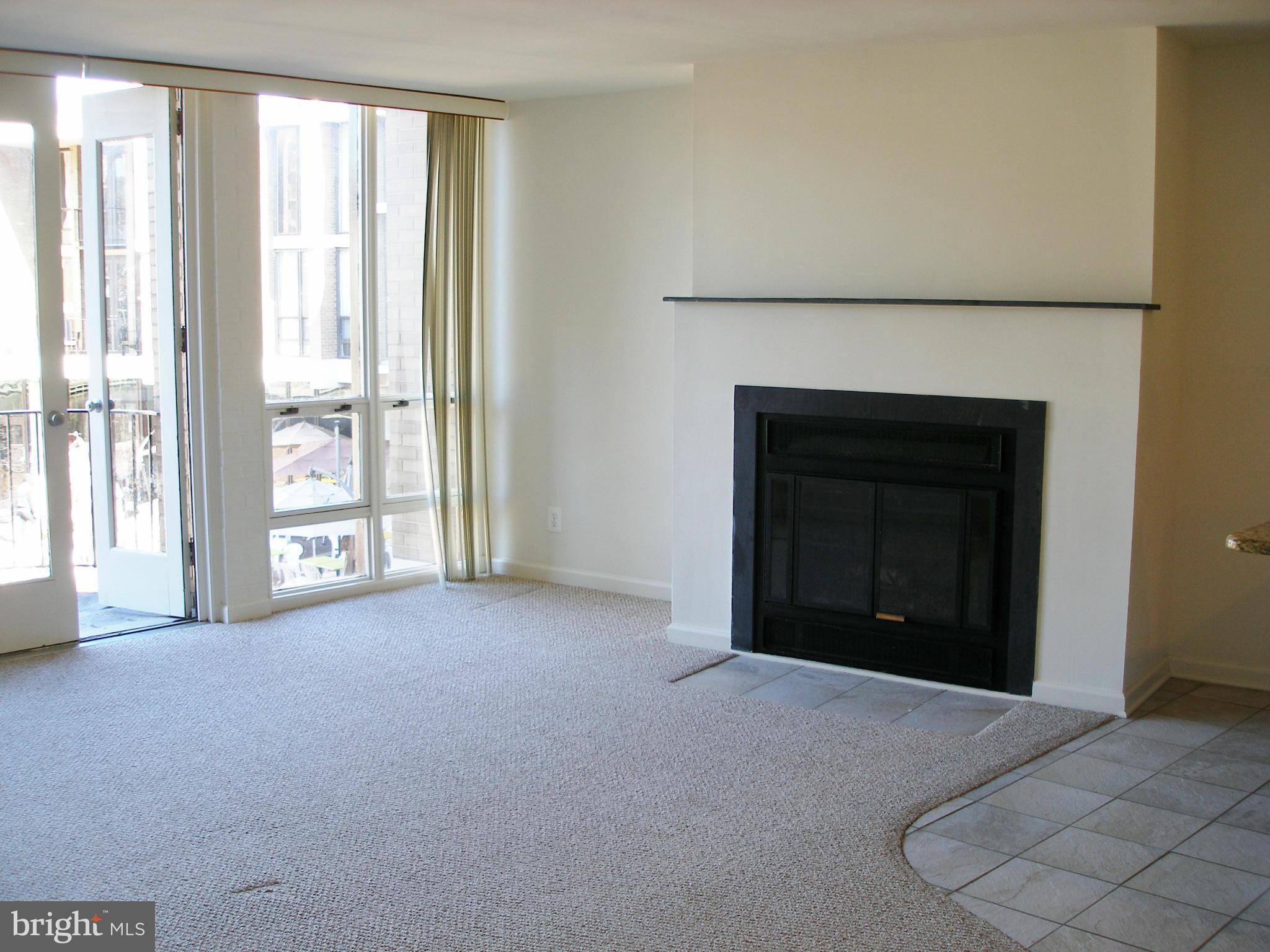 1644 Chimney House Road, Unit 1644 Reston, VA 20190 - Photo 3 of 15 Living Room