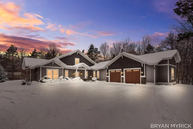 $1,150,000 | 4656 Arbor Trail, Holland, MI 49423