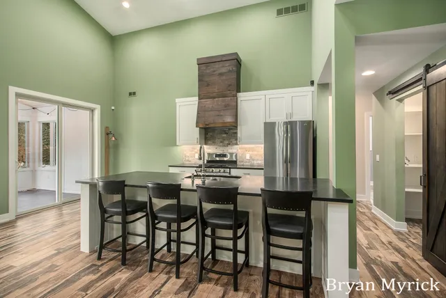 $1,150,000 | 4656 Arbor Trail, Holland, MI 49423