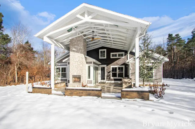 $1,150,000 | 4656 Arbor Trail, Holland, MI 49423