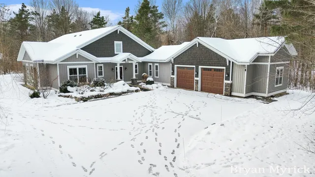 $1,150,000 | 4656 Arbor Trail, Holland, MI 49423