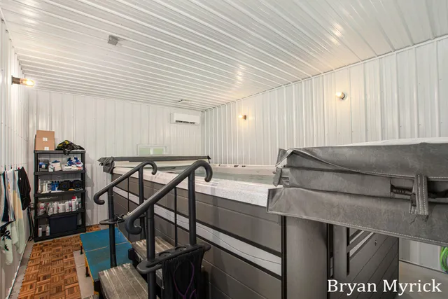 $1,150,000 | 4656 Arbor Trail, Holland, MI 49423