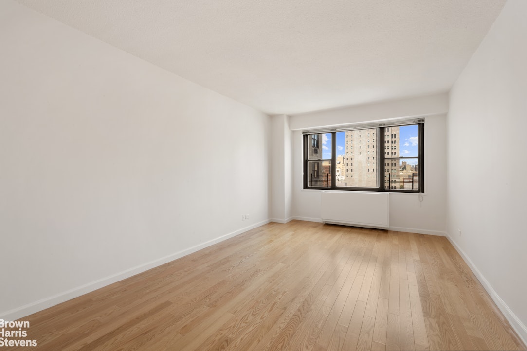 345 East 80th Street, Unit 15B Manhattan, NY 10075 - Photo 5 of 13