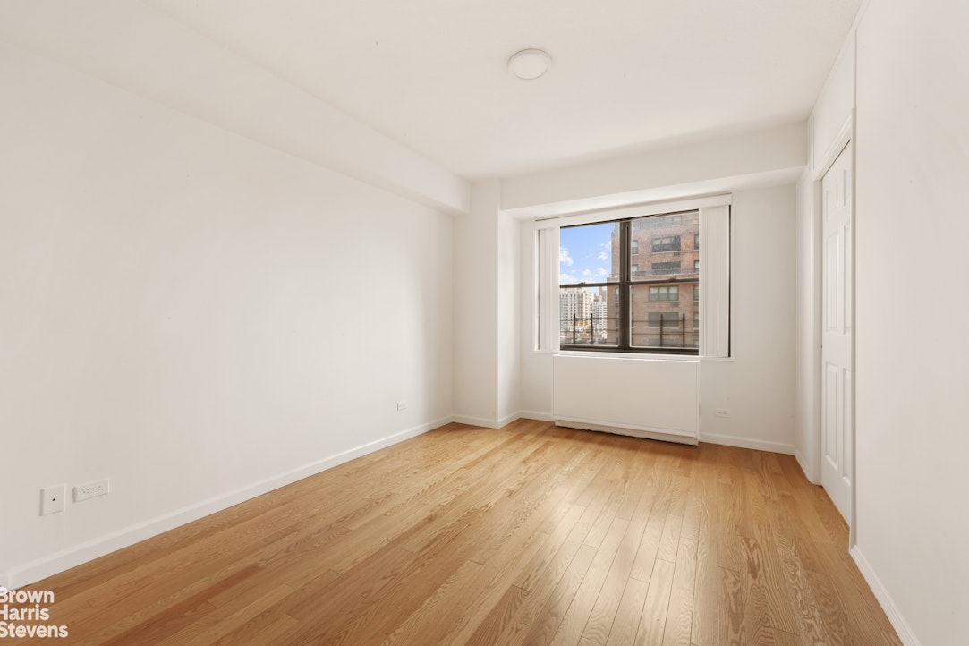 345 East 80th Street, Unit 15B Manhattan, NY 10075 - Photo 7 of 13