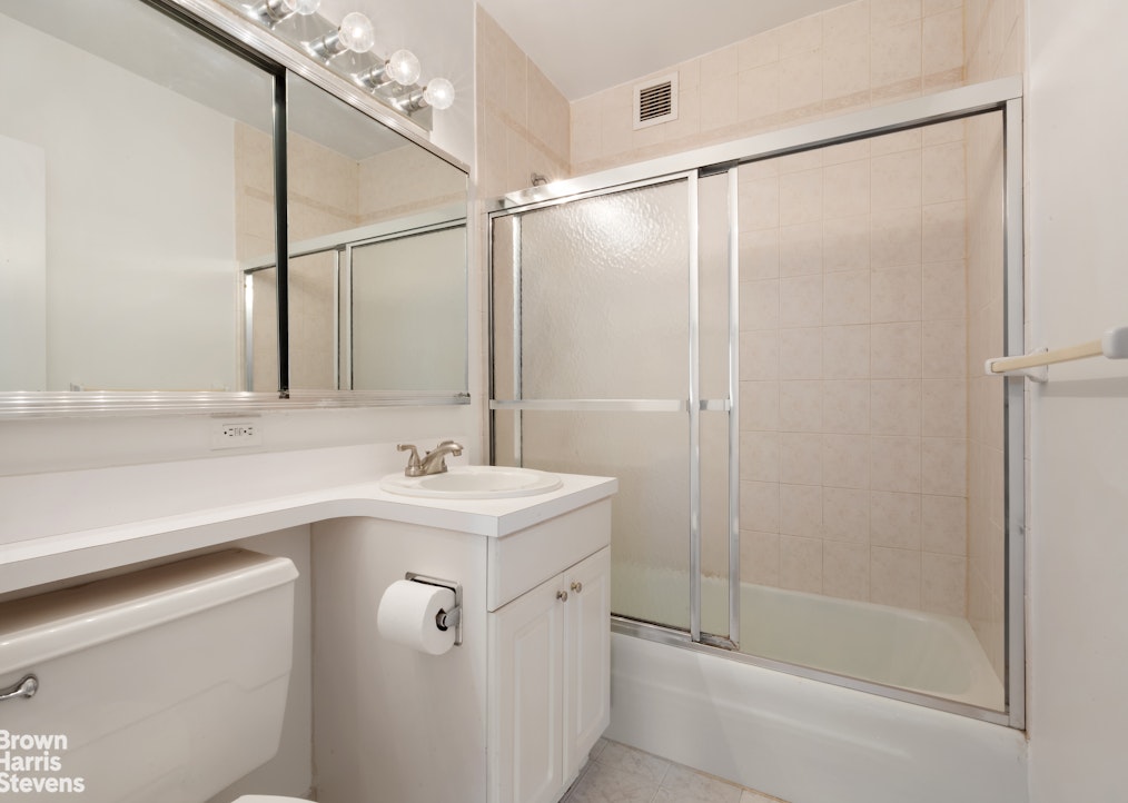 345 East 80th Street, Unit 15B Manhattan, NY 10075 - Photo 9 of 13