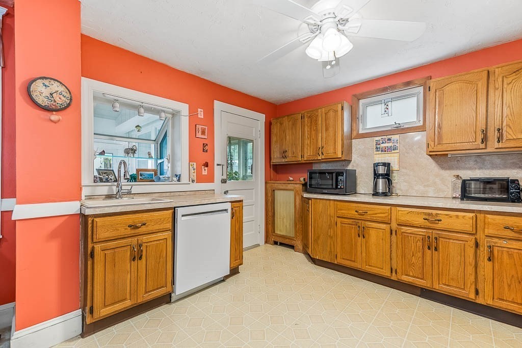 28 East Riverside Drive Dedham, MA 02026 - Photo 17 of 34 Gallery Image 17