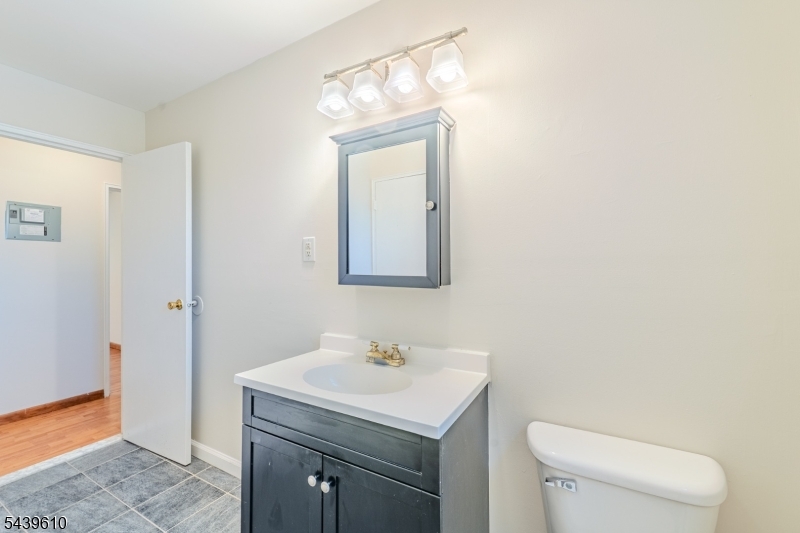 93 Fox Road Edison, NJ 08817 - Photo 20 of 27