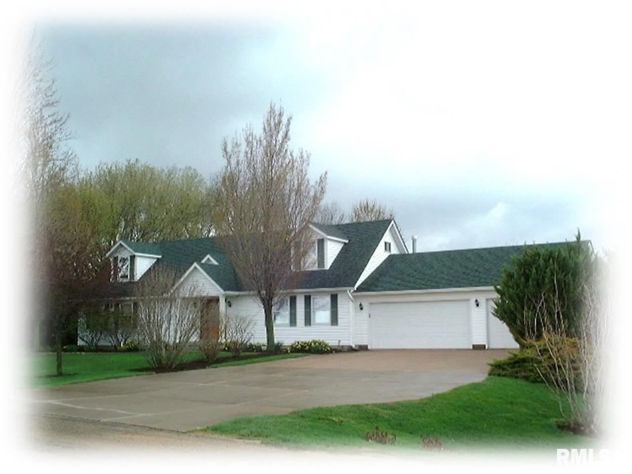 140 South Cody Road Eldridge, IA 52748 - Photo 1 of 24 Gallery Image 1