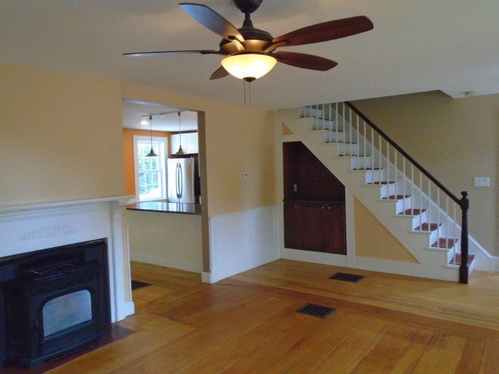 542 Augusta Road Winslow, ME 04901 - Photo 16 of 40 Living Room
