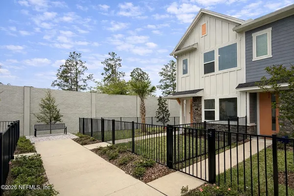 $2,450 | 11102 Quantum Court, Jacksonville, FL 32256