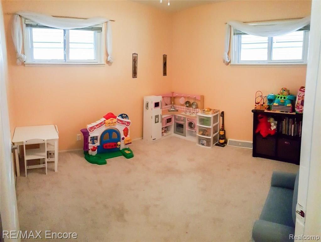 5291 Drayton Road Clarkston, MI 48346 - Photo 8 of 14 Bedroom 3 Used As A Playroom