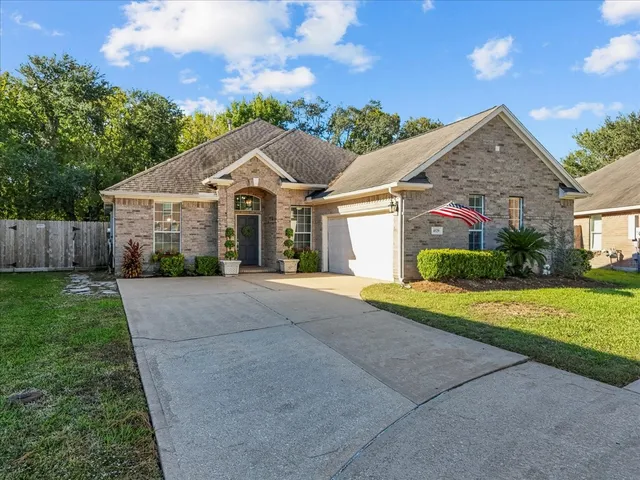 $374,900 | 4529 Williamhurst Lane, League City, TX 77573