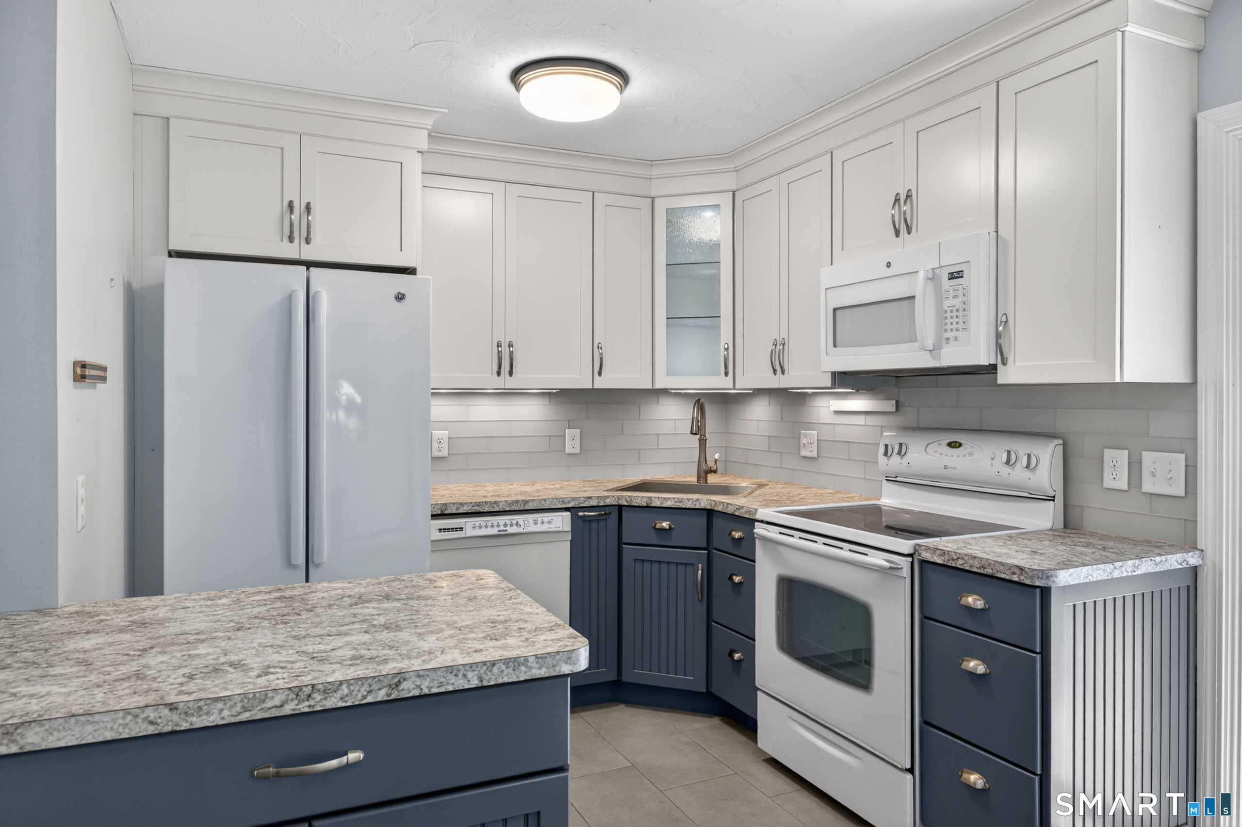 61 Stewart Road Stonington, CT 06379 - Photo 5 of 30