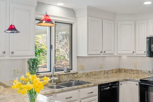 $1,095,000 | 1 Lancaster Place, Andover, MA 01810