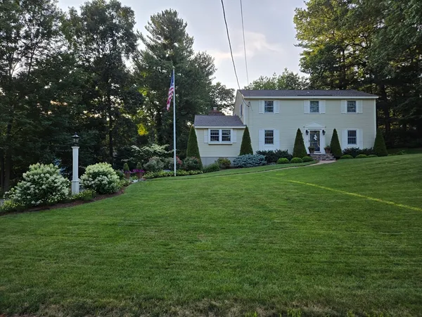 $1,095,000 | 1 Lancaster Place, Andover, MA 01810