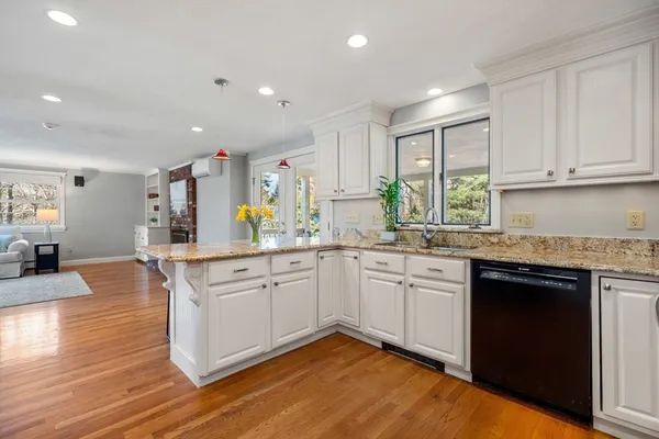 $1,095,000 | 1 Lancaster Place, Andover, MA 01810