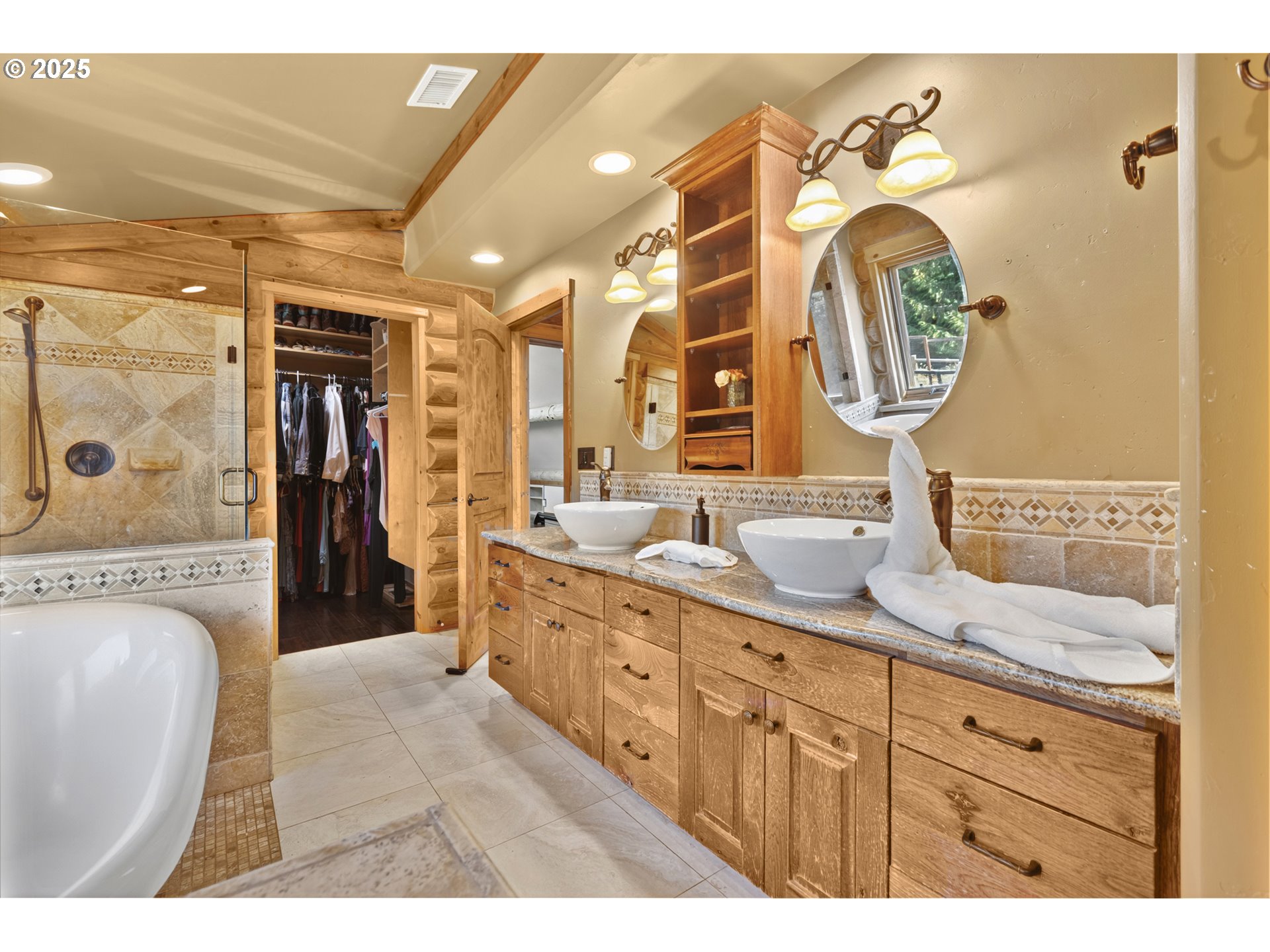 25148 Smittys Place Monroe, OR 97456 - Photo 39 of 48 Bathroom, Attached