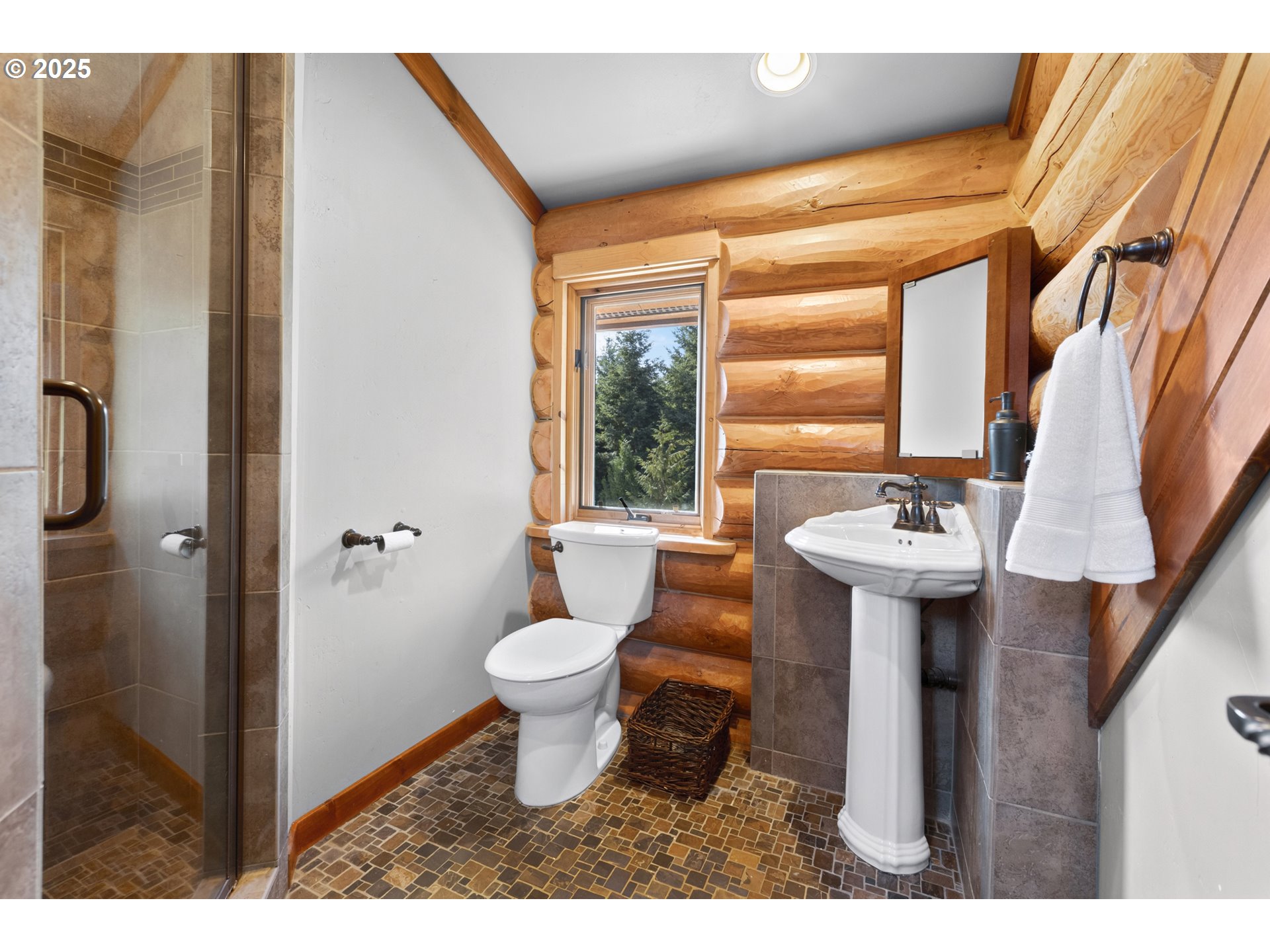 25148 Smittys Place Monroe, OR 97456 - Photo 42 of 48 Bathroom